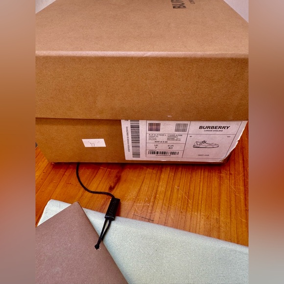 LIKE NEW BURBERRY Nova Check Mary Jane Sneaker - Picture 5 of 6